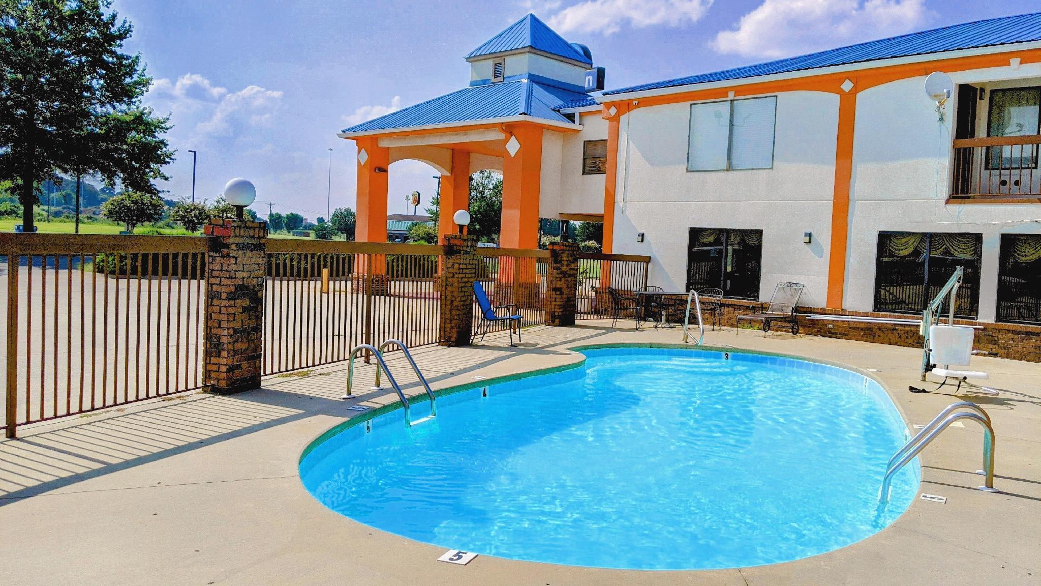 Quality Inn & Suites Decatur Priceville I-65 Buitenkant foto