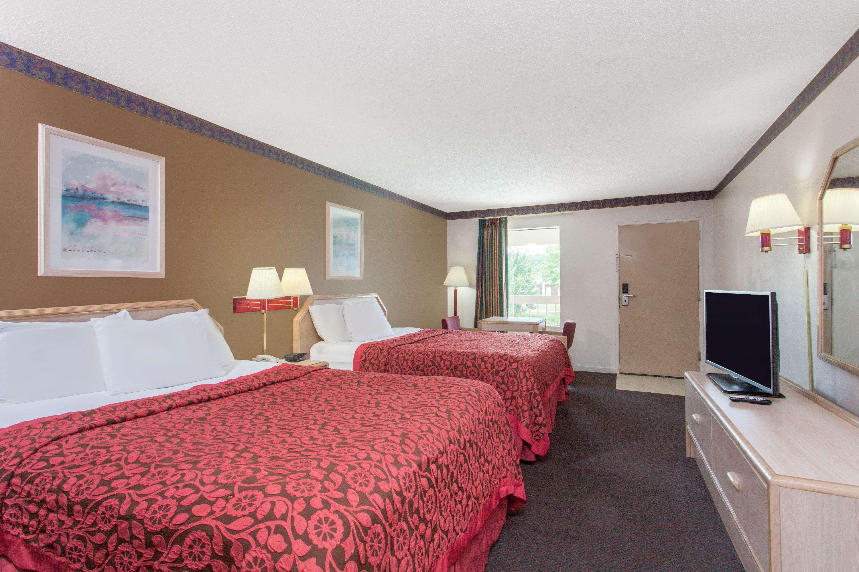 Quality Inn & Suites Decatur Priceville I-65 Buitenkant foto