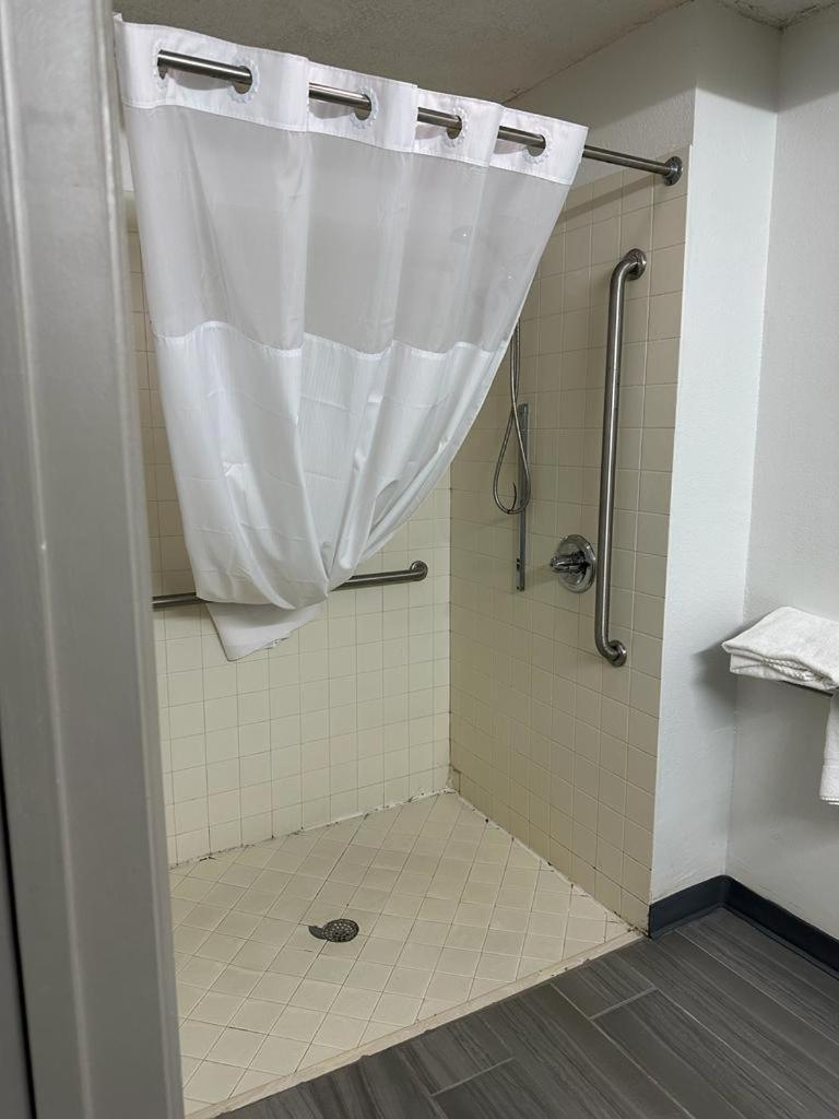 Quality Inn & Suites Decatur Priceville I-65 Buitenkant foto