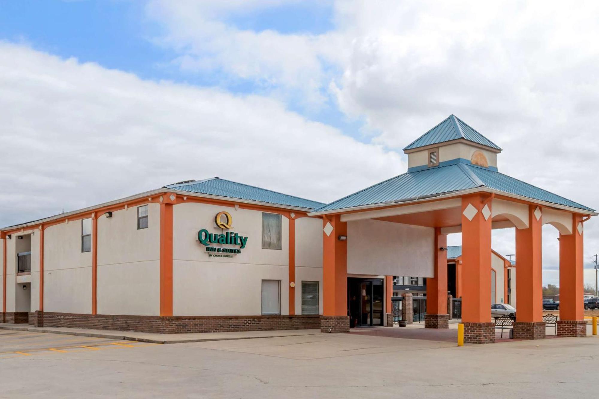 Quality Inn & Suites Decatur Priceville I-65 Buitenkant foto