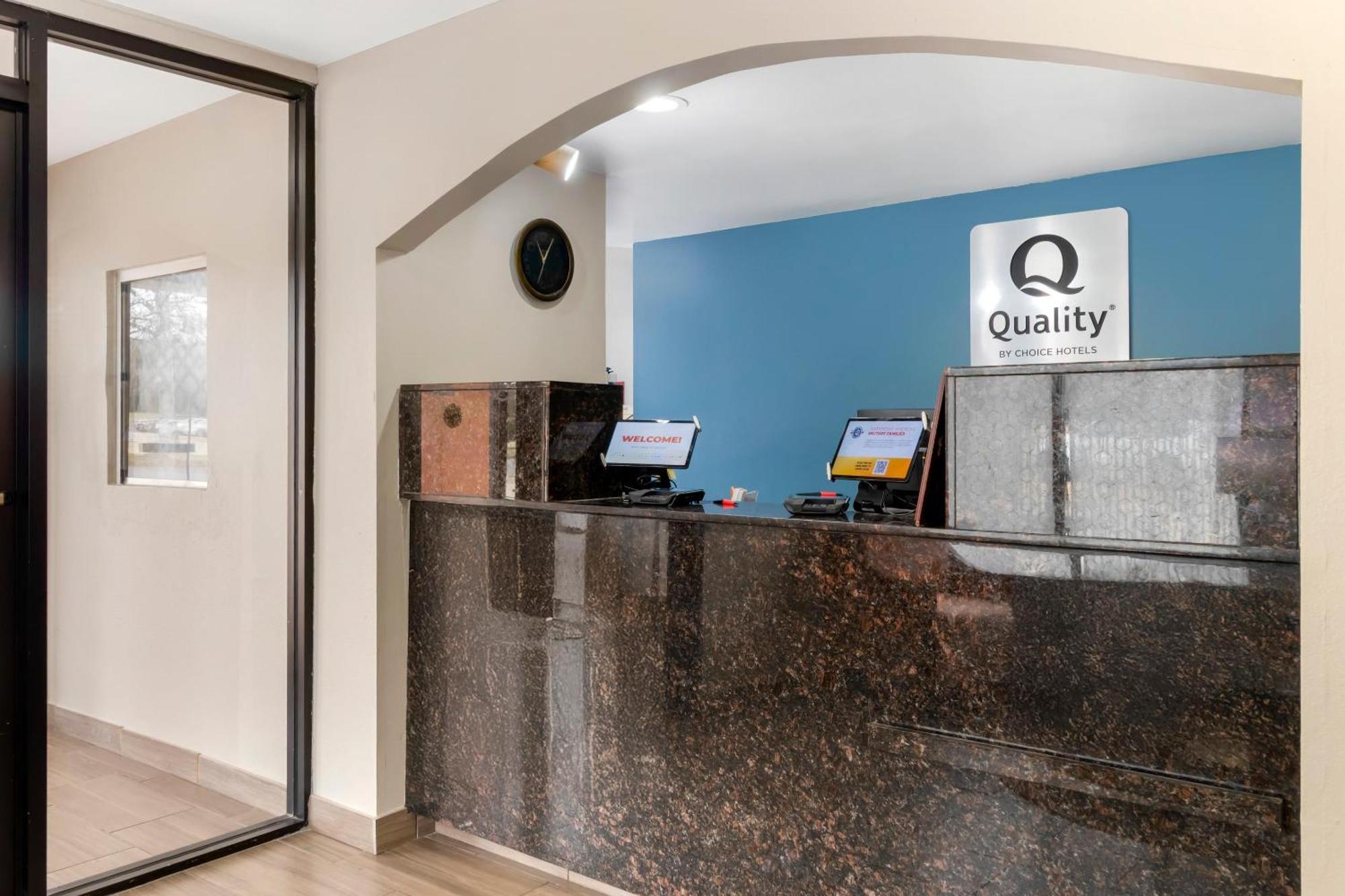 Quality Inn & Suites Decatur Priceville I-65 Buitenkant foto