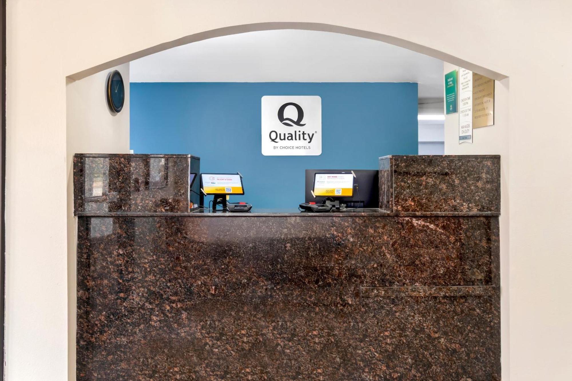 Quality Inn & Suites Decatur Priceville I-65 Buitenkant foto